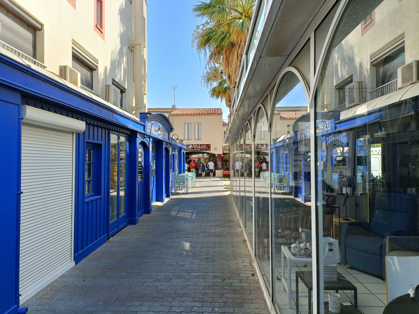 Agence immobilière commerciale équipe à Aubervilliers